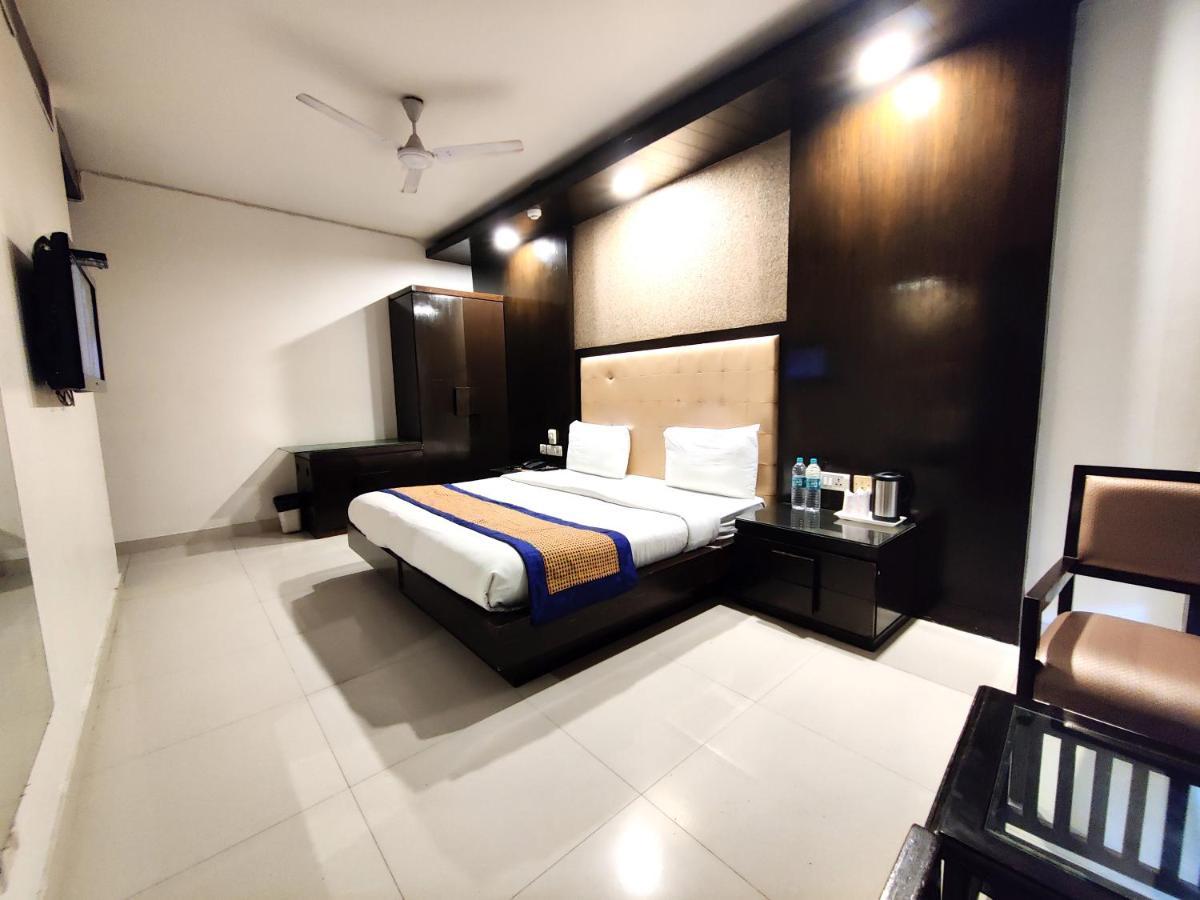 Hotel Delhi Pride, Karol Bagh Ngoại thất bức ảnh