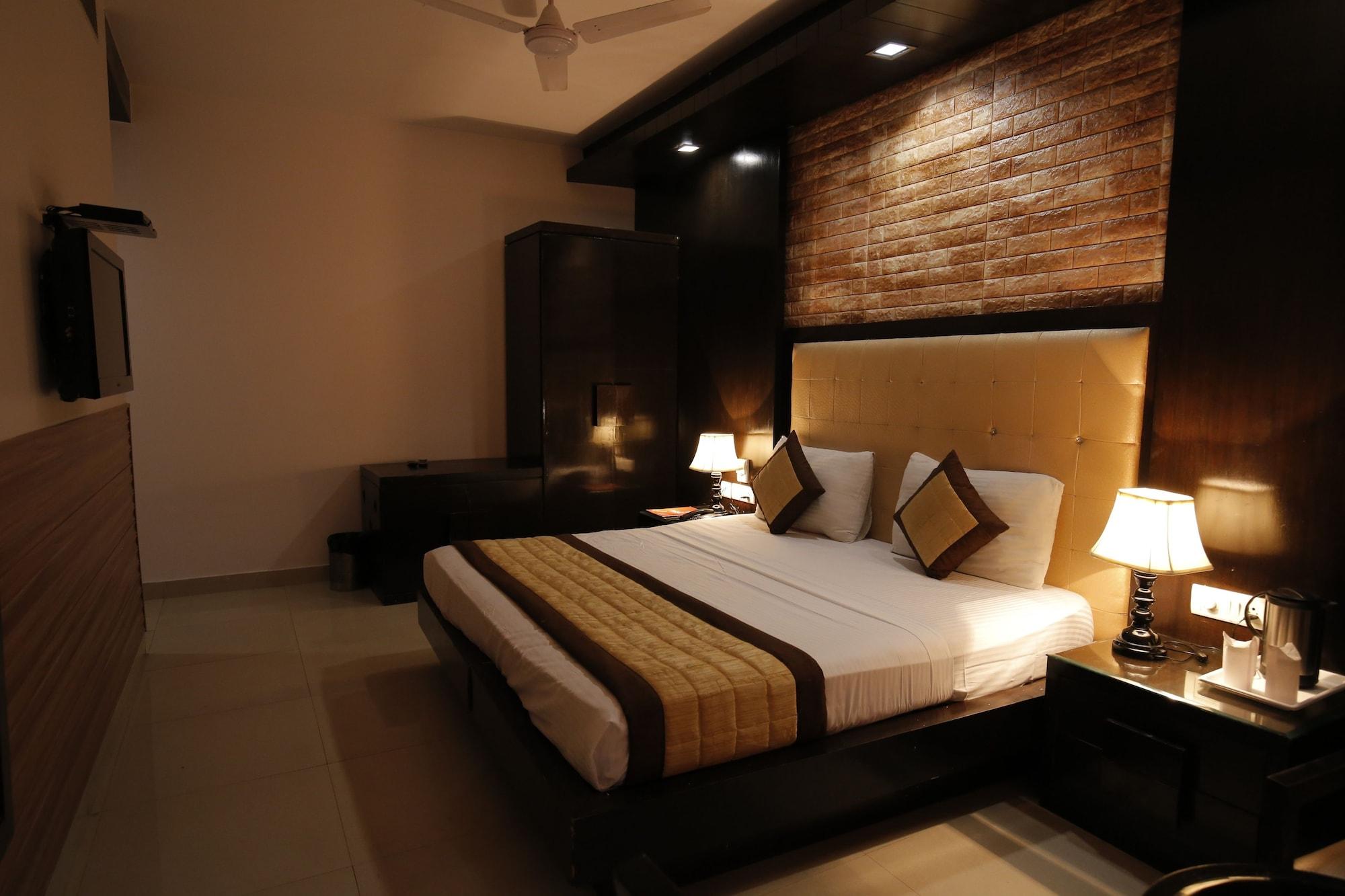 Hotel Delhi Pride, Karol Bagh Ngoại thất bức ảnh