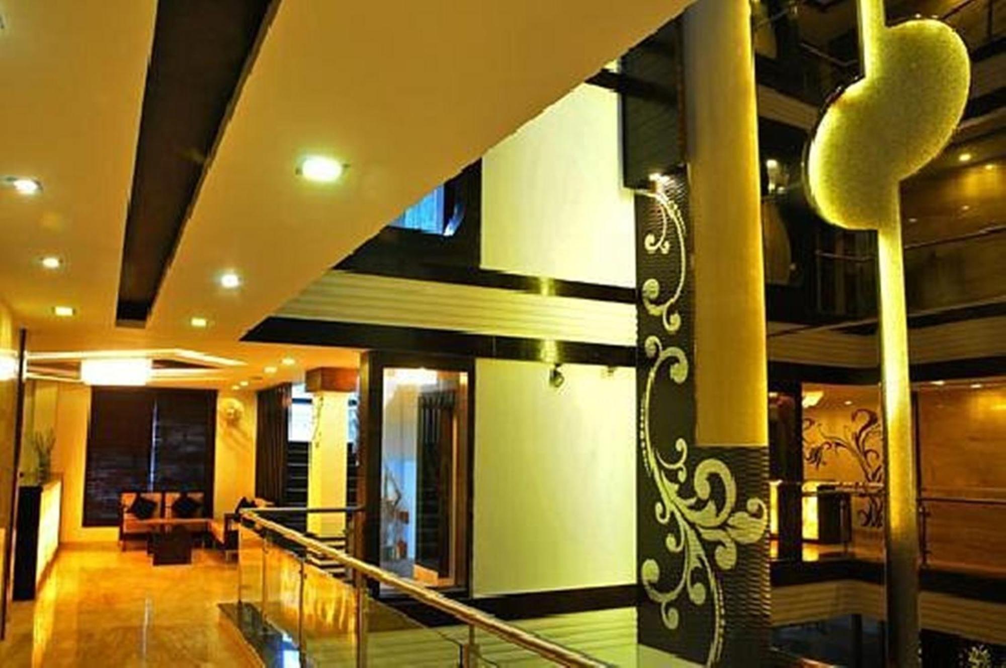 Hotel Delhi Pride, Karol Bagh Ngoại thất bức ảnh