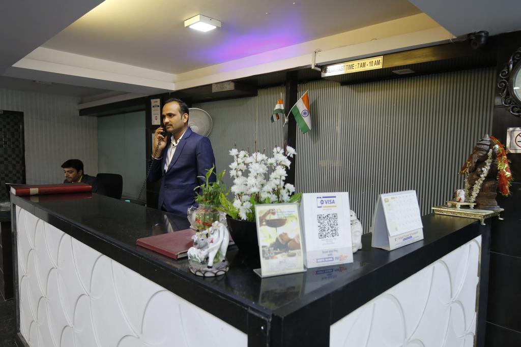 Hotel Delhi Pride, Karol Bagh Ngoại thất bức ảnh